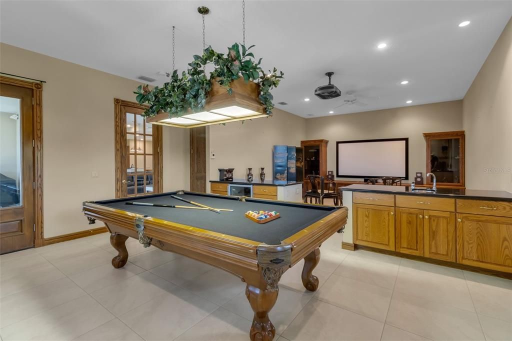 For Sale: $5,495,000 (3 beds, 2 baths, 2960 Square Feet)