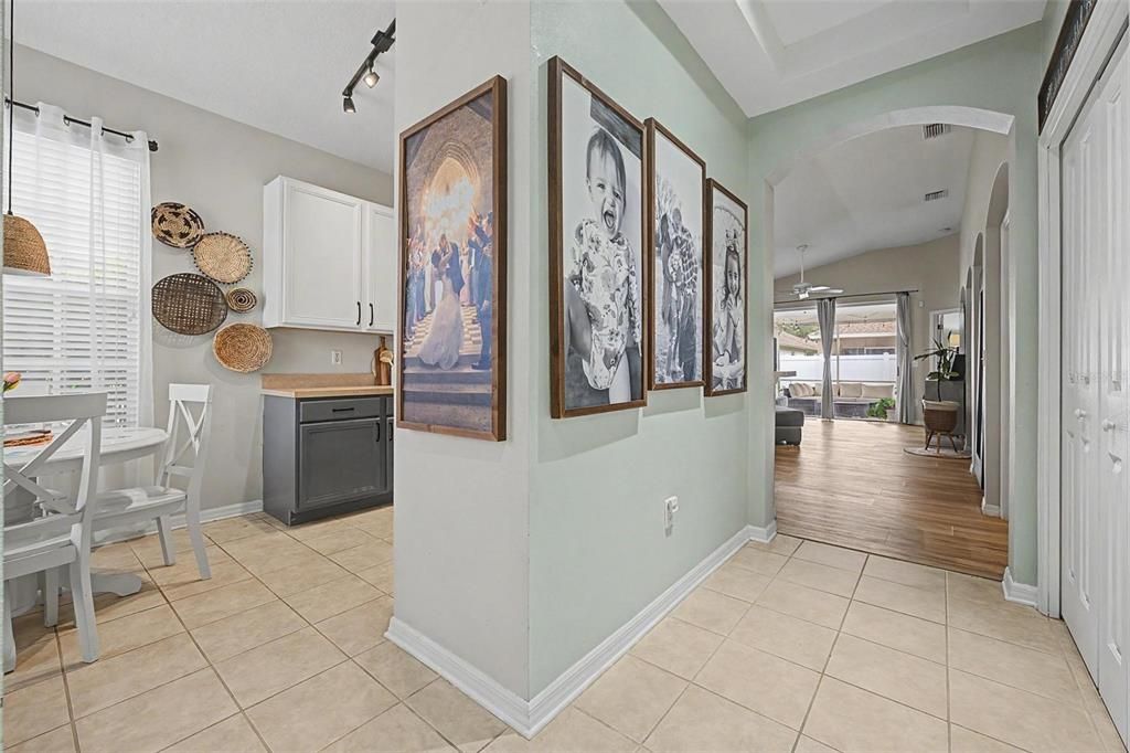 For Sale: $315,000 (2 beds, 2 baths, 1431 Square Feet)