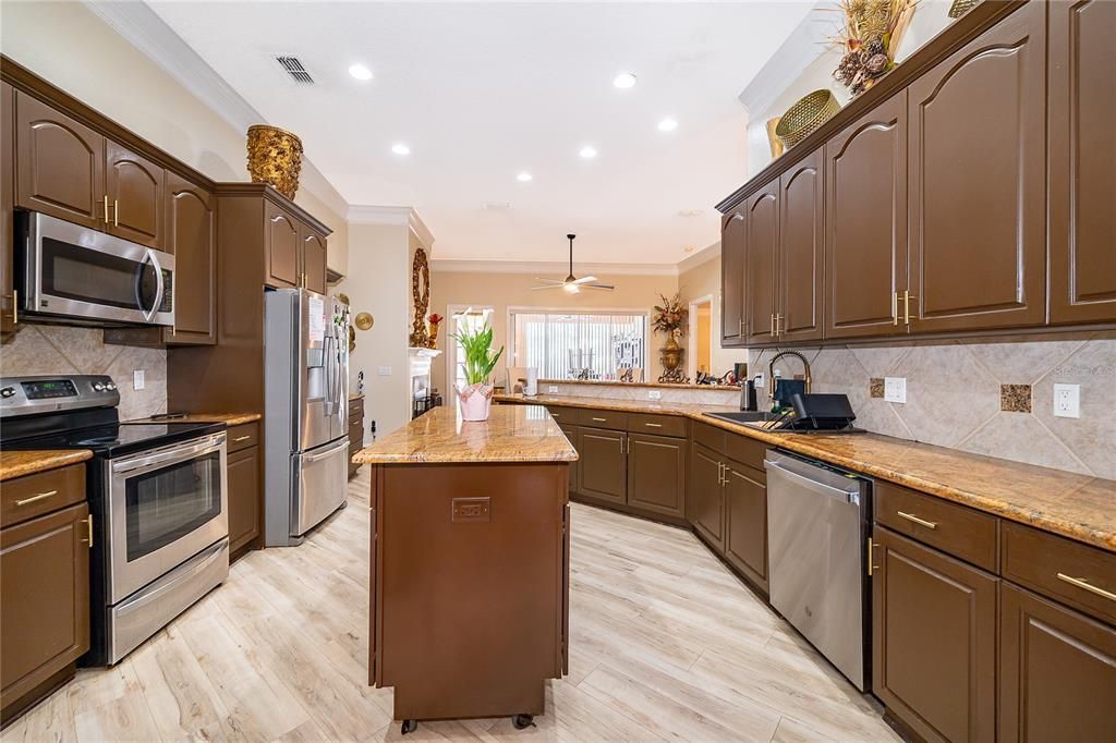 En Venta: $850,000 (4 camas, 3 baños, 3216 Pies cuadrados)