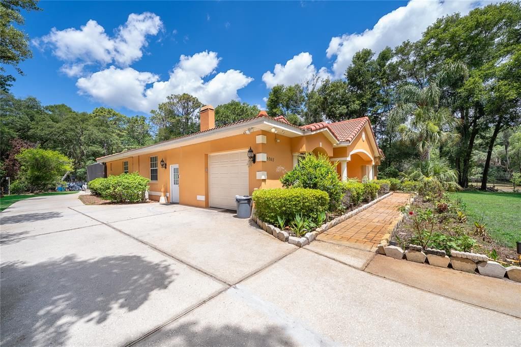 En Venta: $850,000 (4 camas, 3 baños, 3216 Pies cuadrados)