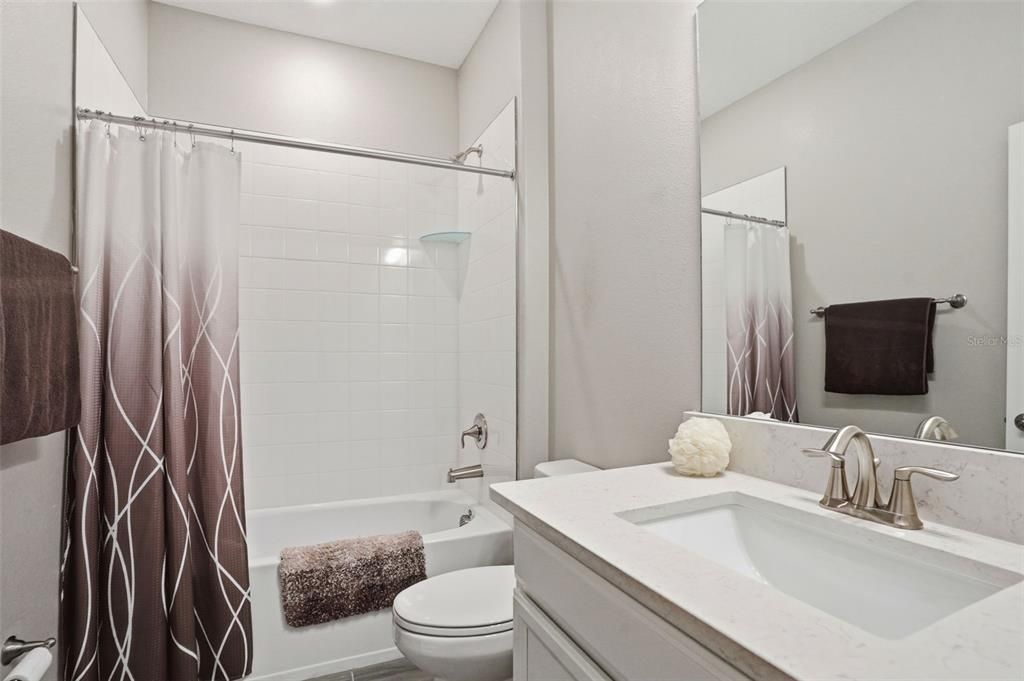 En Venta: $410,000 (2 camas, 2 baños, 1968 Pies cuadrados)
