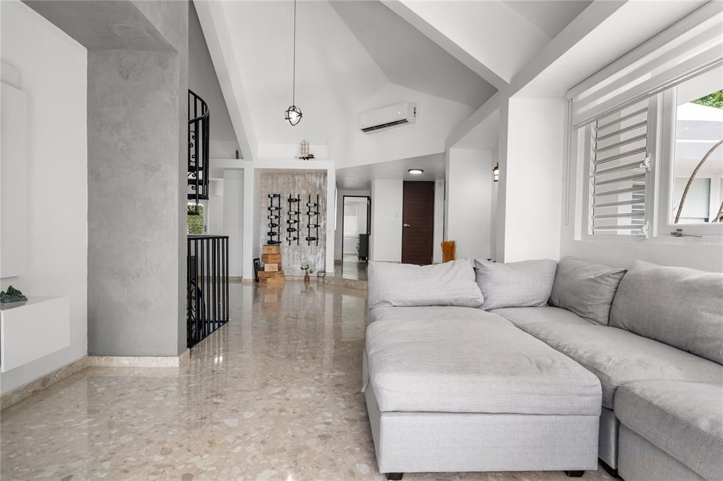 En Venta: $1,996,000 (4 camas, 5 baños, 3995 Pies cuadrados)