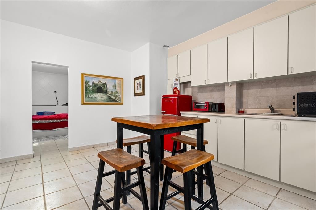 En Venta: $1,996,000 (4 camas, 5 baños, 3995 Pies cuadrados)