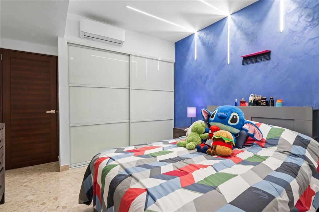 En Venta: $1,996,000 (4 camas, 5 baños, 3995 Pies cuadrados)