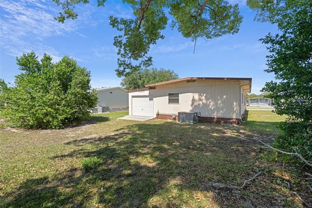 На продажу: $159,900 (2 спален, 2 ванн, 1211 Квадратных фут)