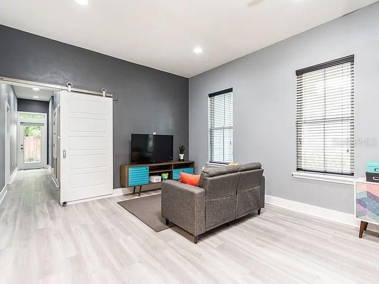 For Rent: $2,300 (3 beds, 2 baths, 1318 Square Feet)