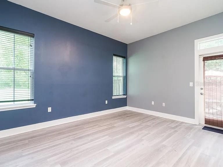For Rent: $2,300 (3 beds, 2 baths, 1318 Square Feet)