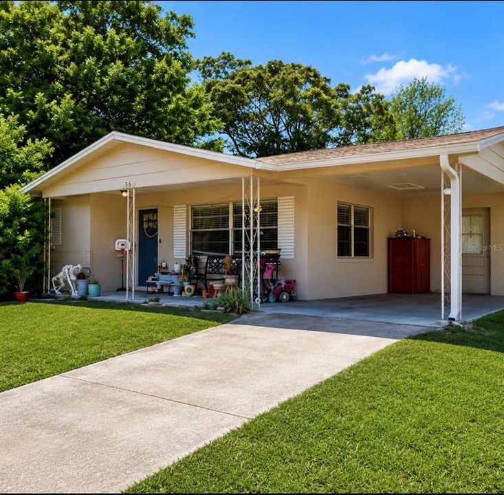 For Sale: $200,000 (2 beds, 1 baths, 936 Square Feet)