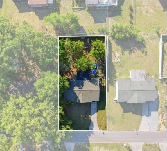 For Sale: $200,000 (2 beds, 1 baths, 936 Square Feet)