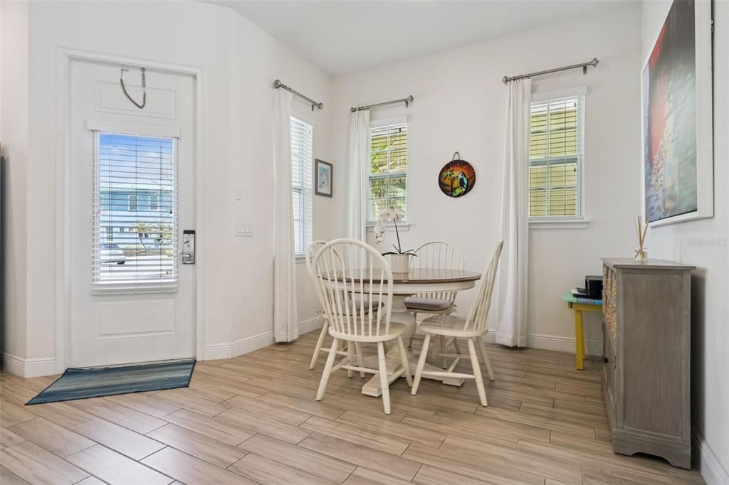 En Venta: $399,999 (2 camas, 2 baños, 1283 Pies cuadrados)
