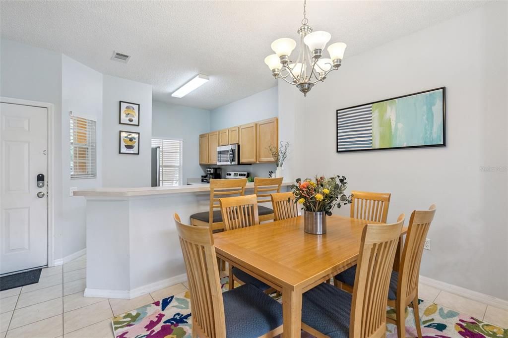 For Sale: $255,000 (3 beds, 2 baths, 1291 Square Feet)