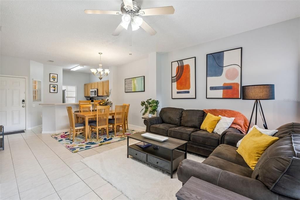 For Sale: $255,000 (3 beds, 2 baths, 1291 Square Feet)
