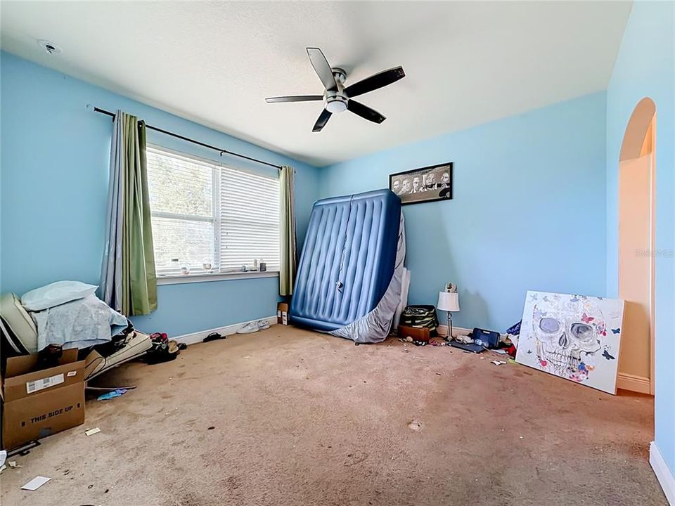 For Sale: $325,000 (3 beds, 2 baths, 1588 Square Feet)