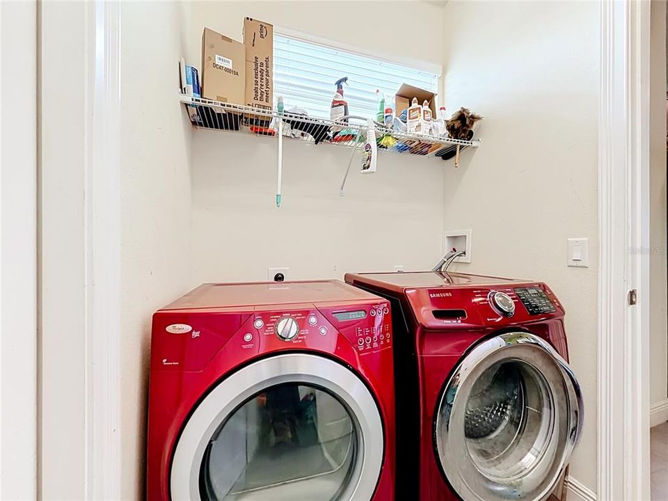 For Sale: $325,000 (3 beds, 2 baths, 1588 Square Feet)