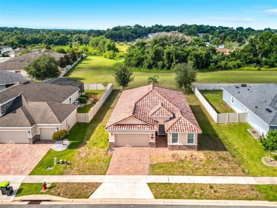 For Sale: $325,000 (3 beds, 2 baths, 1588 Square Feet)