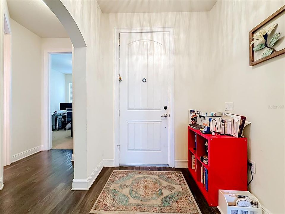 For Sale: $325,000 (3 beds, 2 baths, 1588 Square Feet)