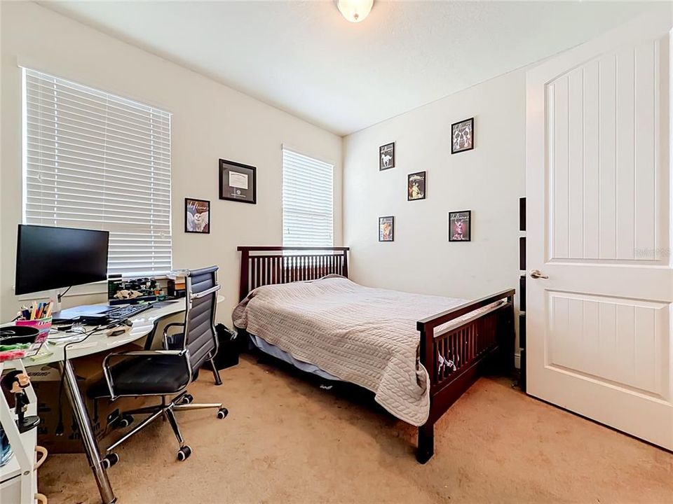 For Sale: $325,000 (3 beds, 2 baths, 1588 Square Feet)