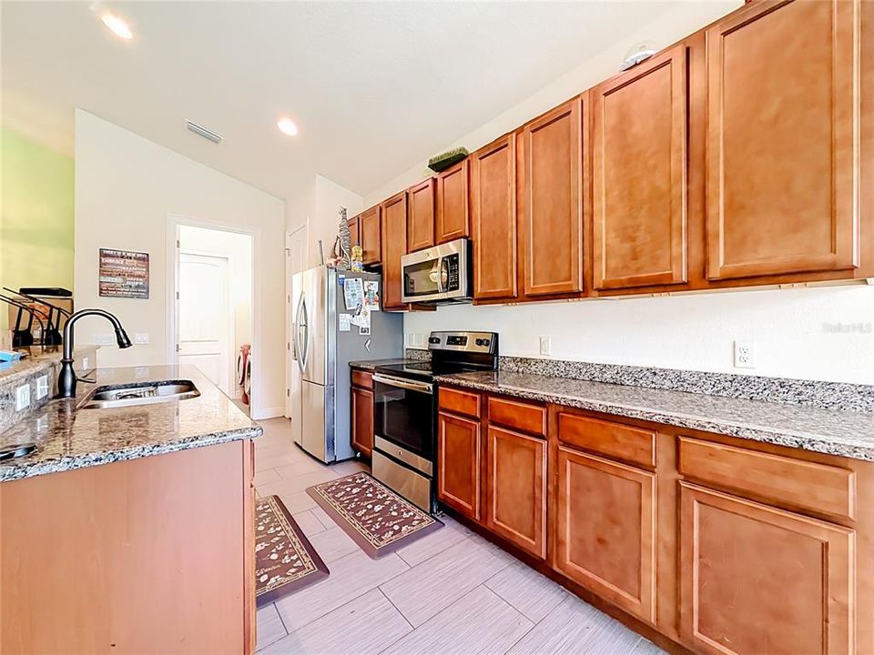 For Sale: $325,000 (3 beds, 2 baths, 1588 Square Feet)