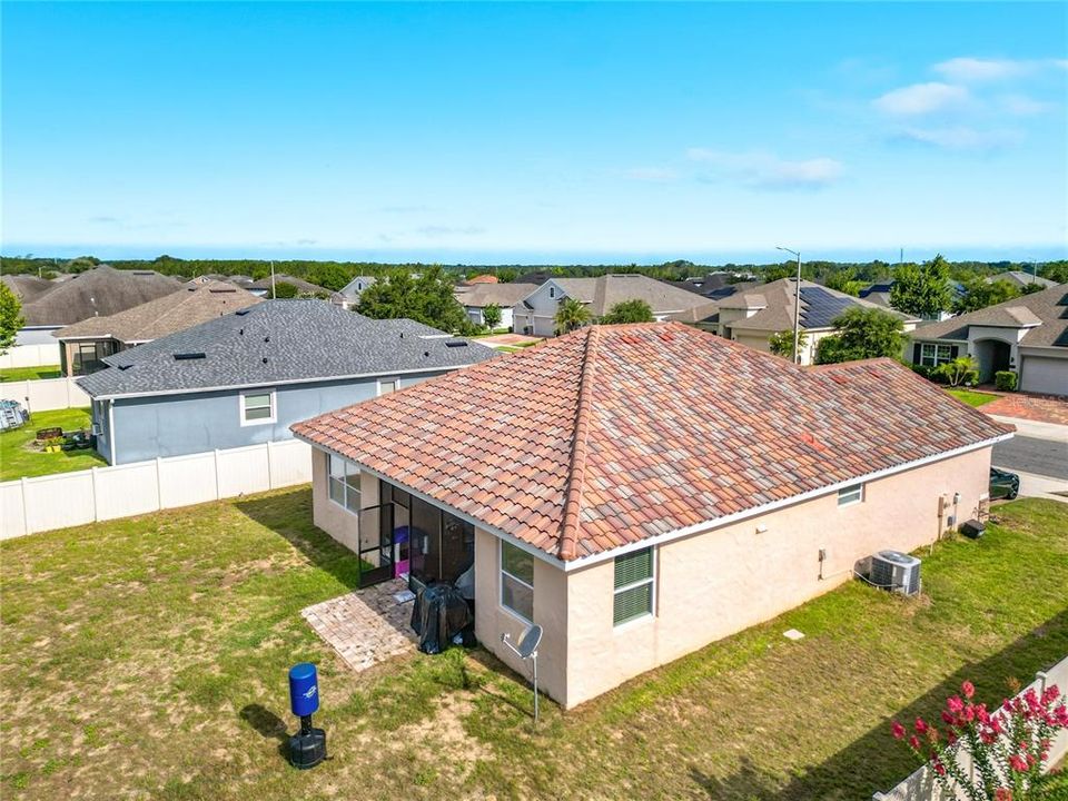 For Sale: $325,000 (3 beds, 2 baths, 1588 Square Feet)
