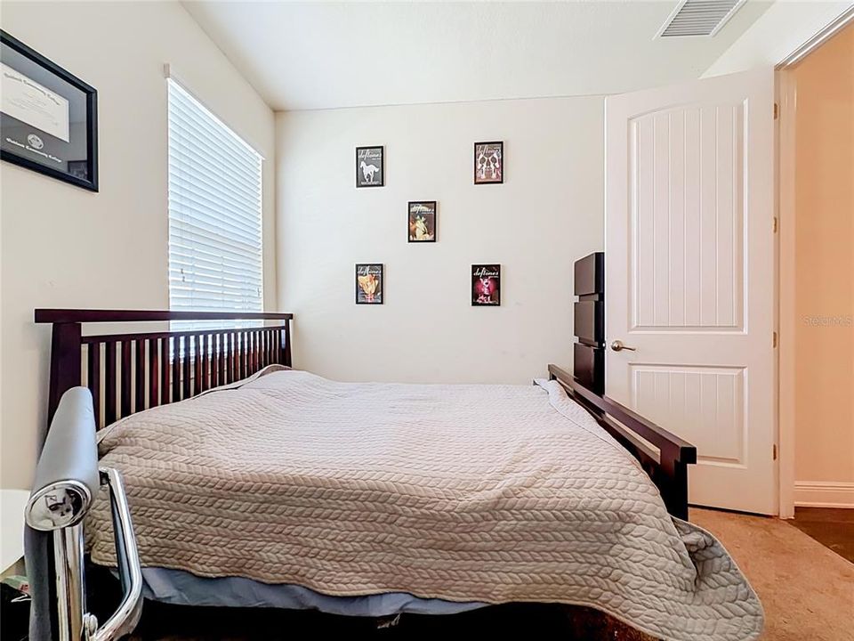 For Sale: $325,000 (3 beds, 2 baths, 1588 Square Feet)
