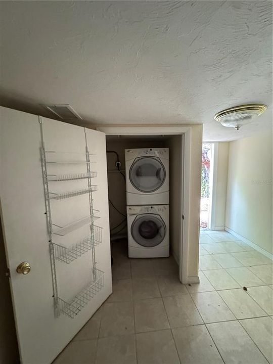 En Venta: $225,000 (2 camas, 1 baños, 824 Pies cuadrados)