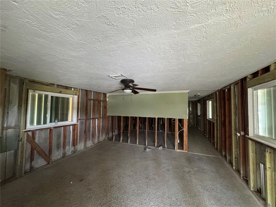 En Venta: $225,000 (2 camas, 1 baños, 824 Pies cuadrados)