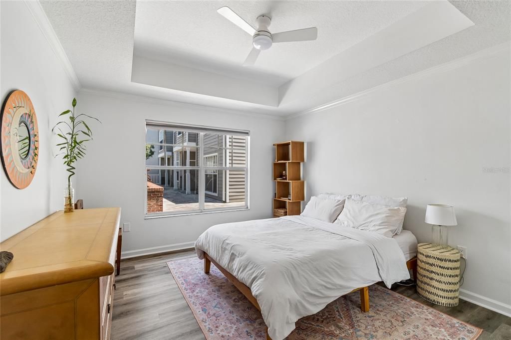 For Sale: $374,999 (1 beds, 1 baths, 673 Square Feet)
