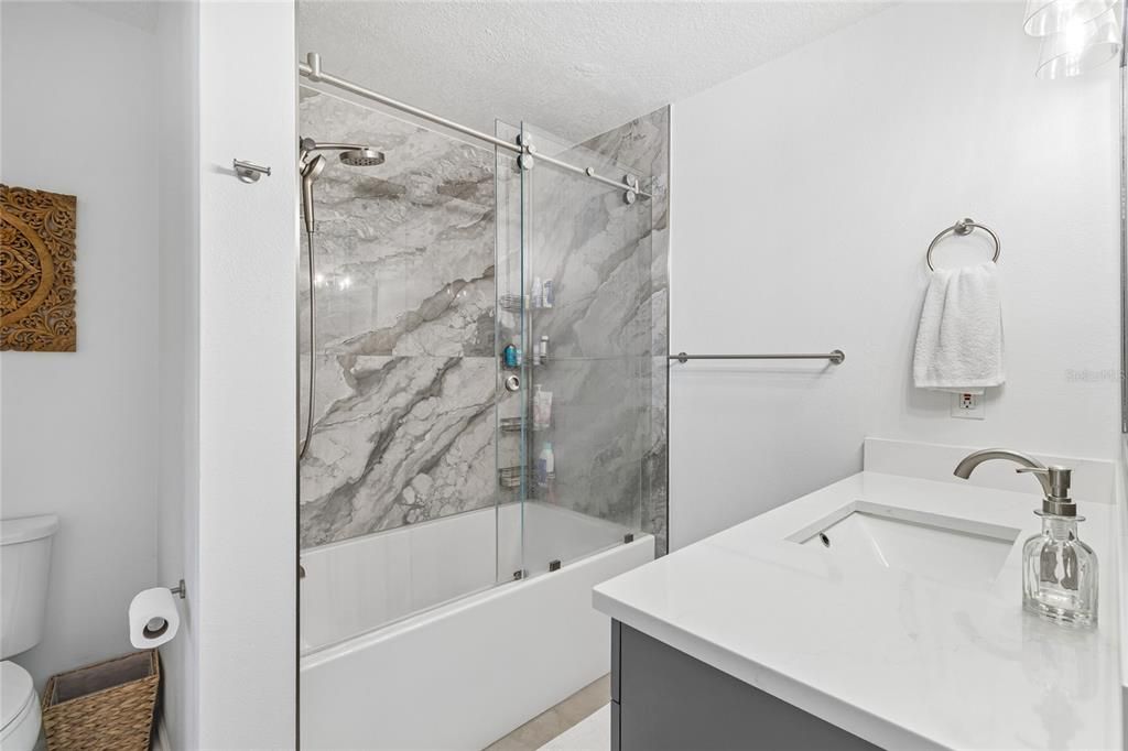 For Sale: $374,999 (1 beds, 1 baths, 673 Square Feet)
