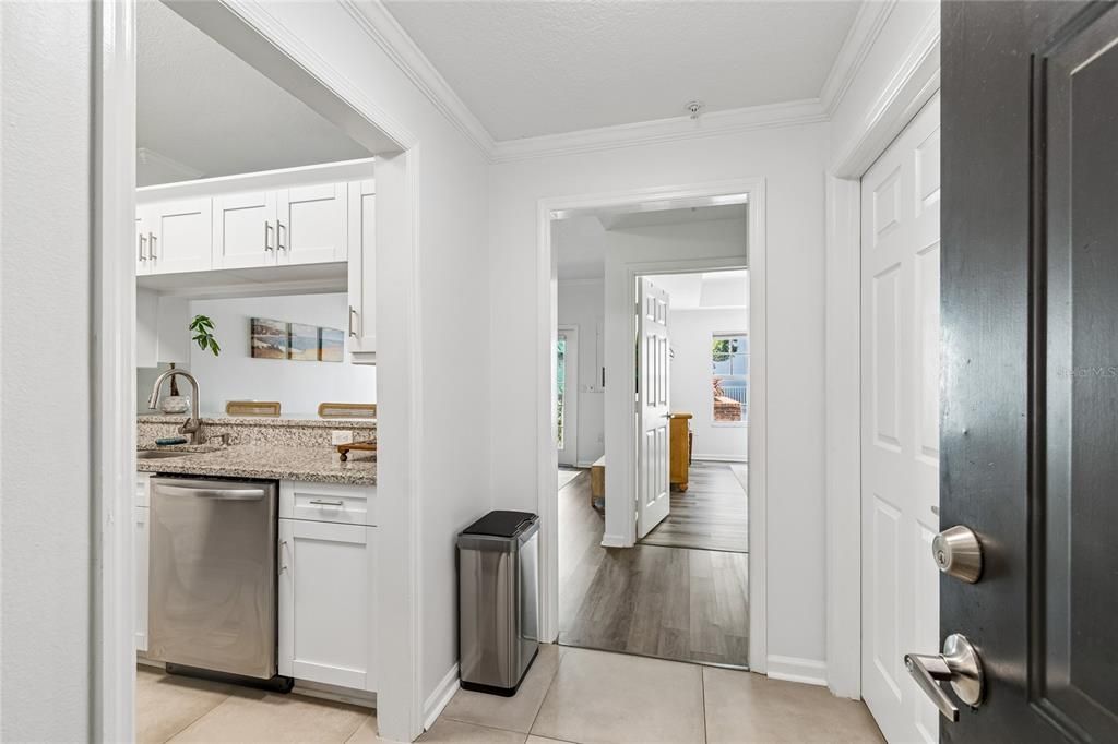 For Sale: $374,999 (1 beds, 1 baths, 673 Square Feet)