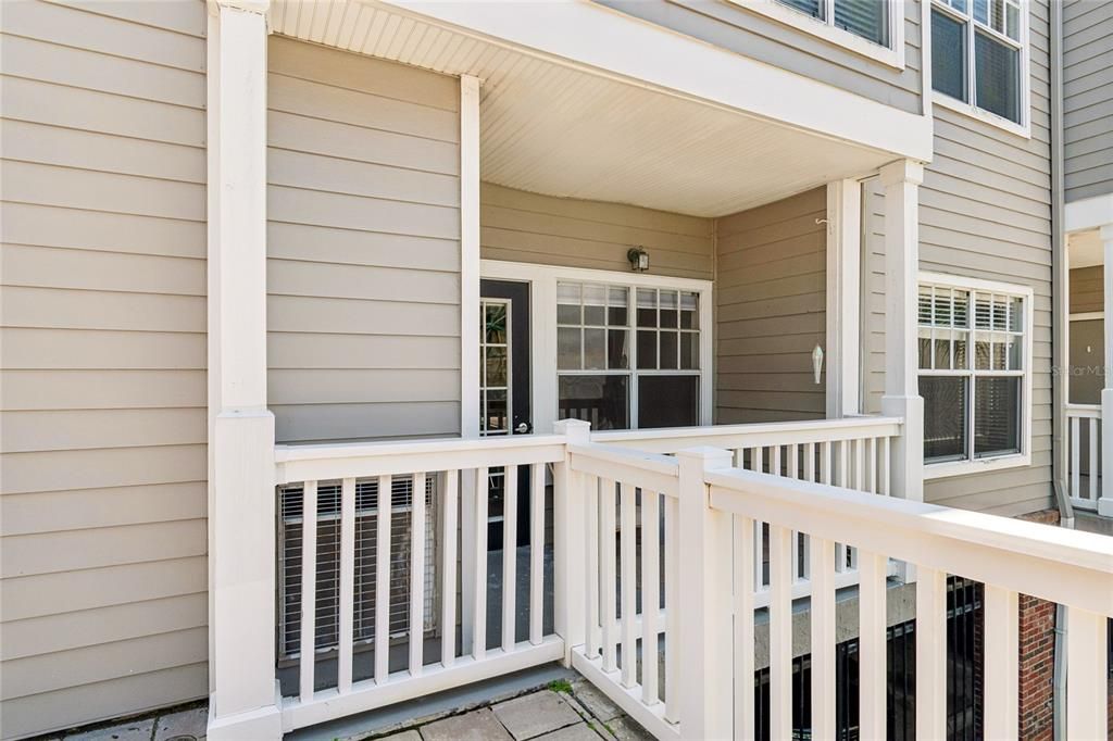 For Sale: $374,999 (1 beds, 1 baths, 673 Square Feet)