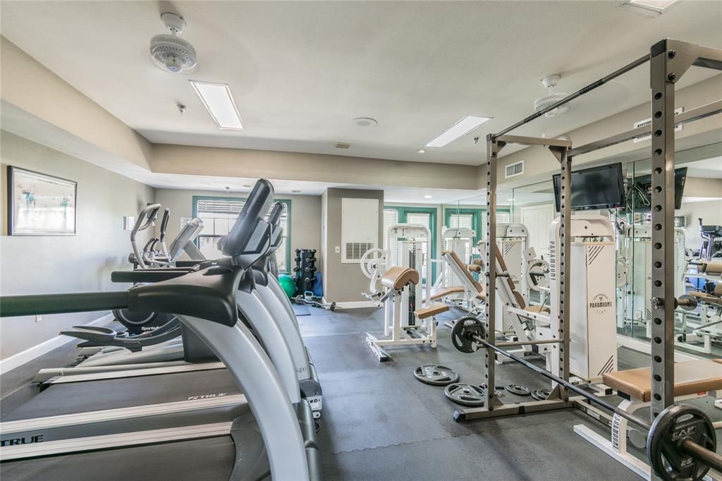 For Sale: $374,999 (1 beds, 1 baths, 673 Square Feet)