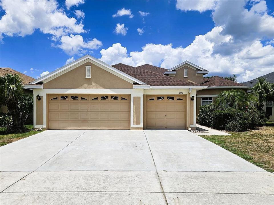 For Rent: $2,500 (4 beds, 2 baths, 2358 Square Feet)
