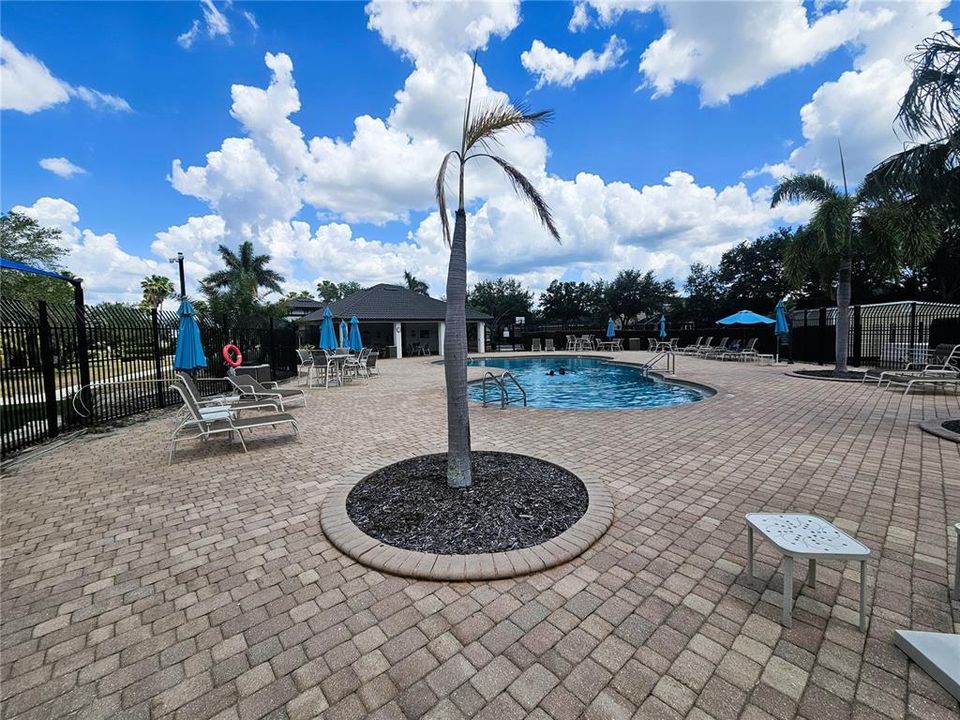 For Rent: $2,500 (4 beds, 2 baths, 2358 Square Feet)