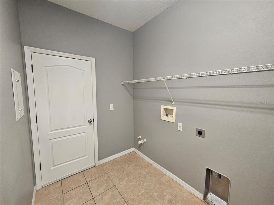 For Rent: $2,500 (4 beds, 2 baths, 2358 Square Feet)