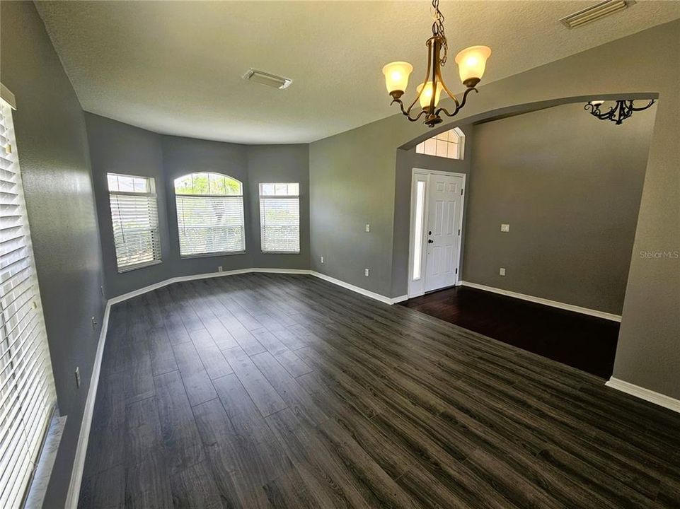 For Rent: $2,500 (4 beds, 2 baths, 2358 Square Feet)