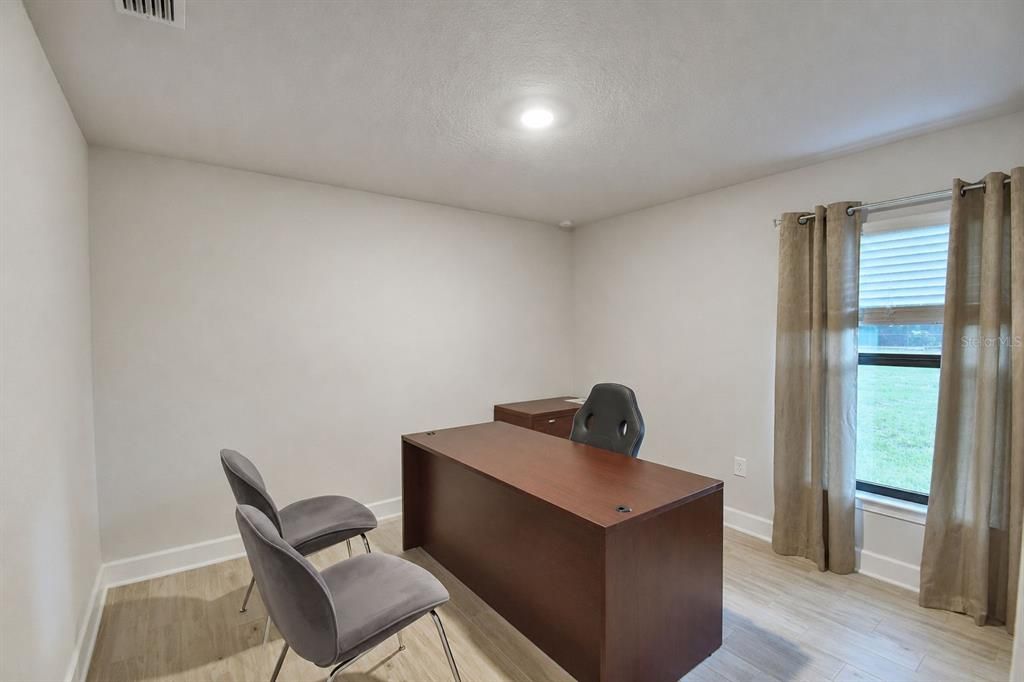 En Venta: $472,143 (4 camas, 3 baños, 2200 Pies cuadrados)