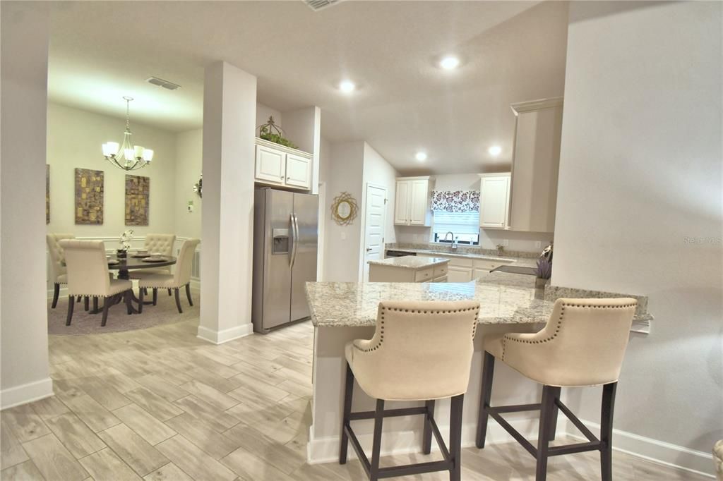 En Venta: $472,143 (4 camas, 3 baños, 2200 Pies cuadrados)