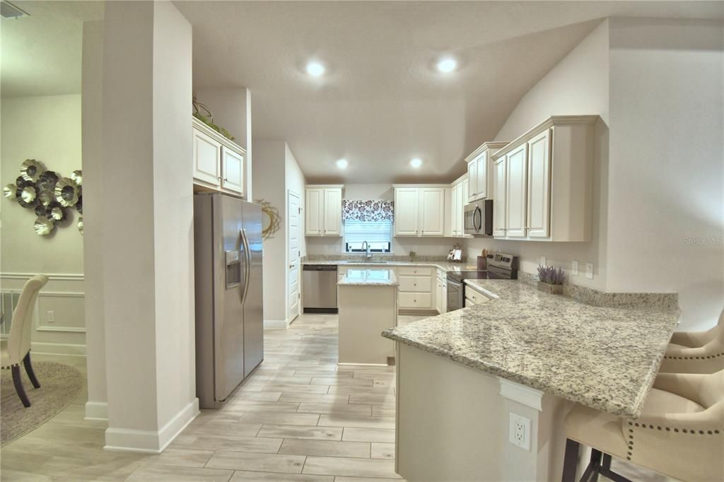 En Venta: $472,143 (4 camas, 3 baños, 2200 Pies cuadrados)
