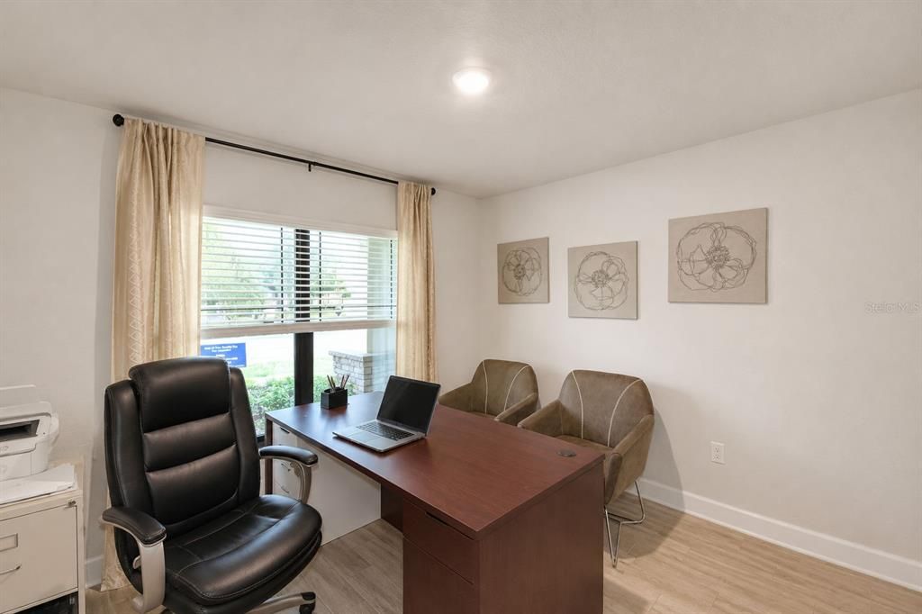 En Venta: $472,143 (4 camas, 3 baños, 2200 Pies cuadrados)