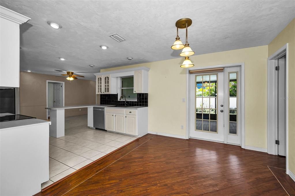 Activo con contrato: $439,500 (3 camas, 2 baños, 1572 Pies cuadrados)