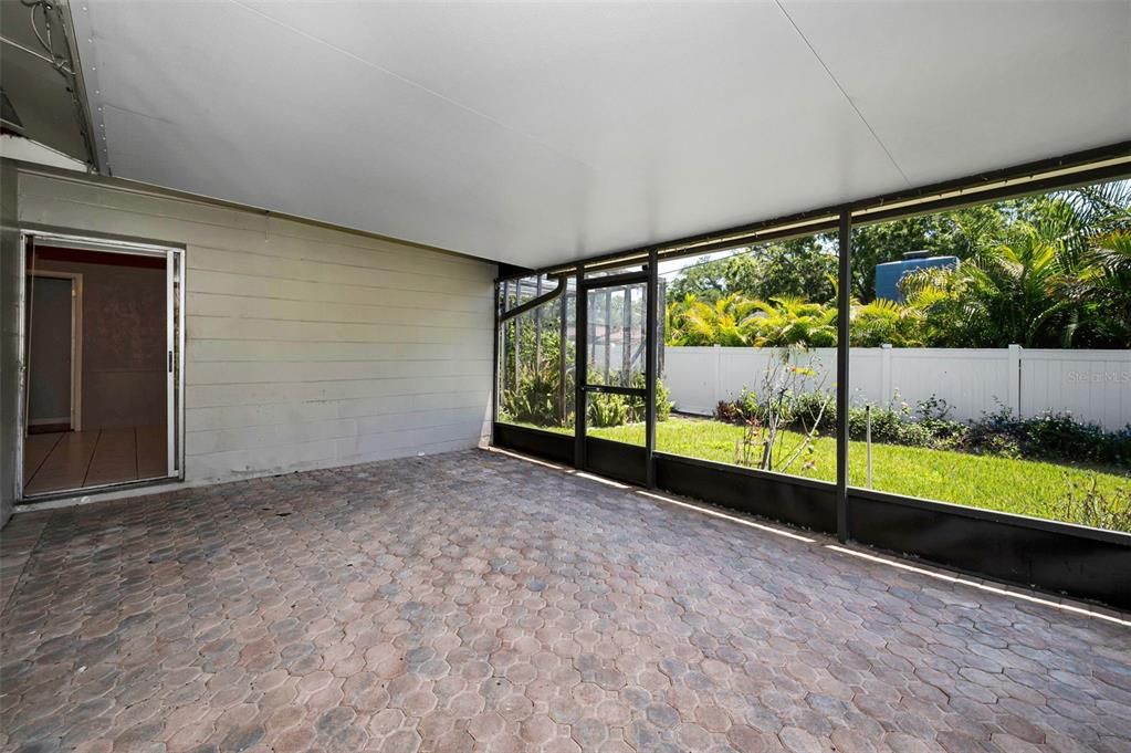 Activo con contrato: $439,500 (3 camas, 2 baños, 1572 Pies cuadrados)