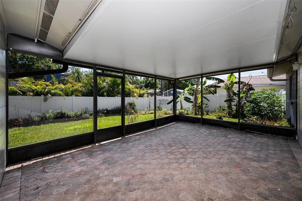 Activo con contrato: $439,500 (3 camas, 2 baños, 1572 Pies cuadrados)