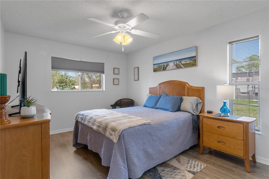 Active With Contract: $349,900 (2 beds, 2 baths, 1568 Square Feet)