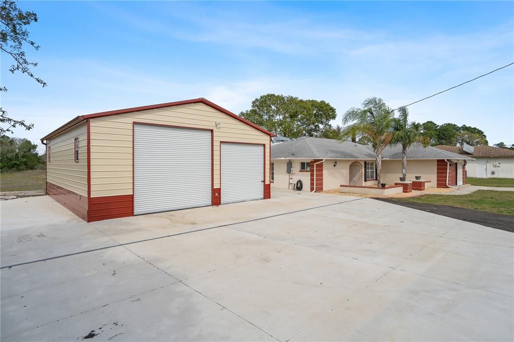 Active With Contract: $349,900 (2 beds, 2 baths, 1568 Square Feet)