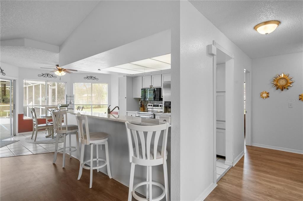 Active With Contract: $349,900 (2 beds, 2 baths, 1568 Square Feet)