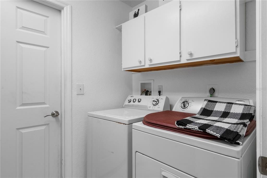 Active With Contract: $349,900 (2 beds, 2 baths, 1568 Square Feet)