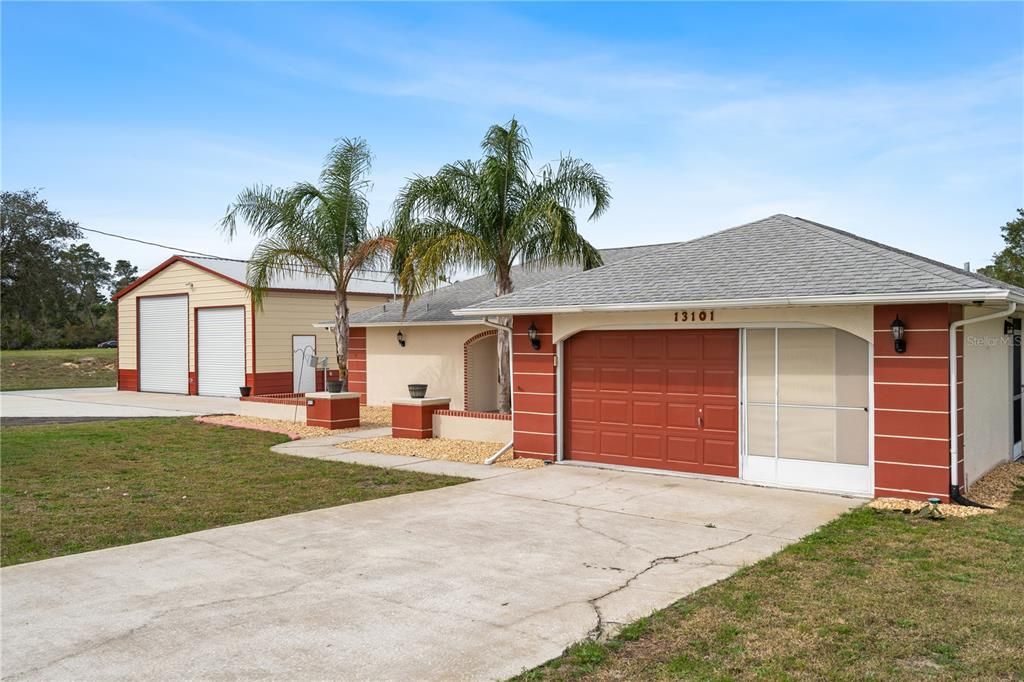Active With Contract: $349,900 (2 beds, 2 baths, 1568 Square Feet)
