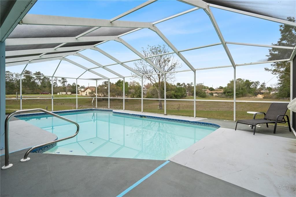 Active With Contract: $349,900 (2 beds, 2 baths, 1568 Square Feet)