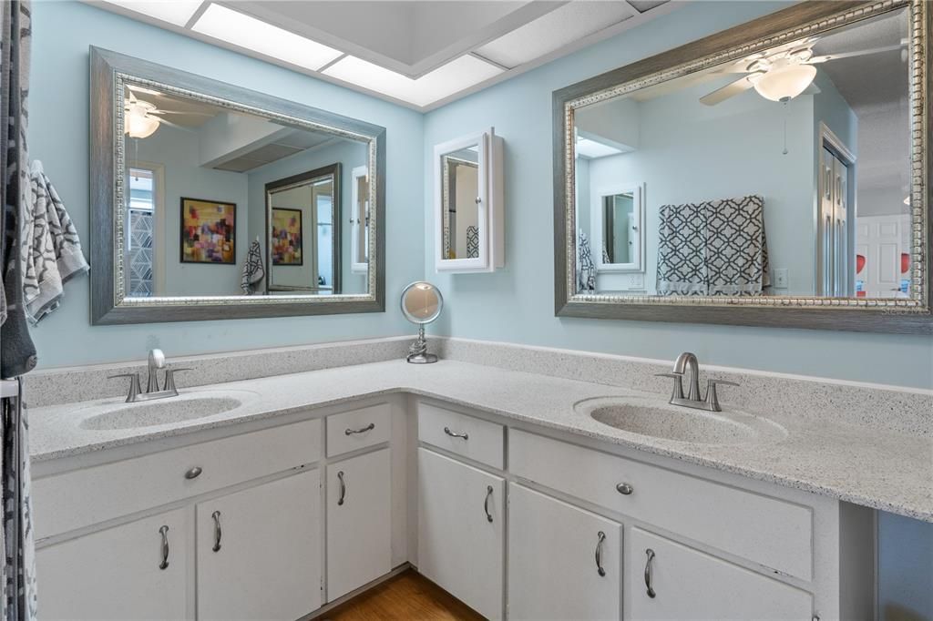 Active With Contract: $349,900 (2 beds, 2 baths, 1568 Square Feet)