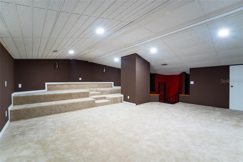 For Sale: $990,000 (4 beds, 2 baths, 3265 Square Feet)